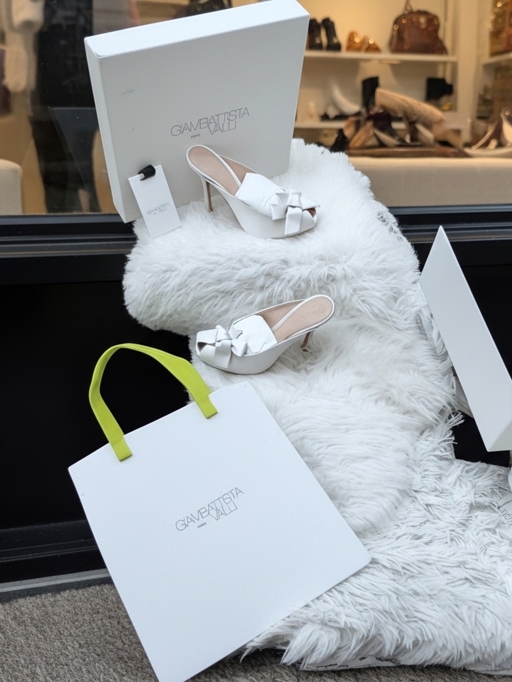New Giambattista Valli Ivory Satin Bow Mule Heels EU 38.5